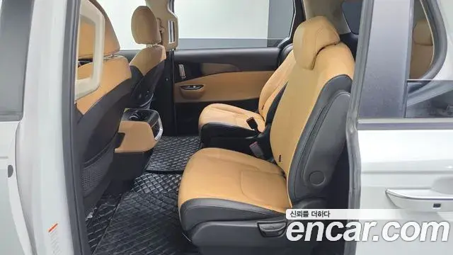 Kia Carnival 2022 — Фото 13/20