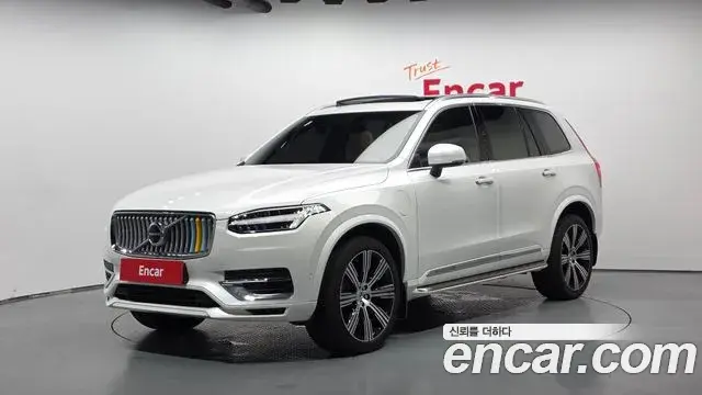 Volvo XC90 2022 — Фото 9/20