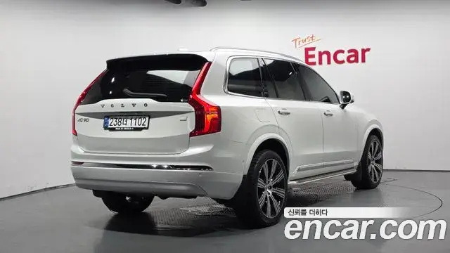Volvo XC90 2022 — Фото 1/20