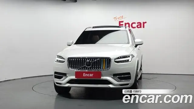 Volvo XC90 2022 — Фото 2/20