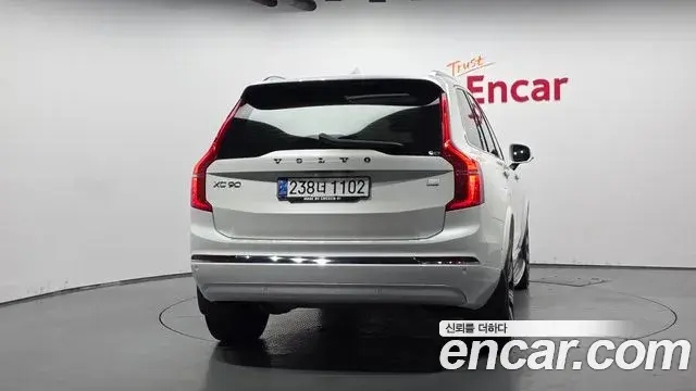 Volvo XC90 2022 — Фото 3/20