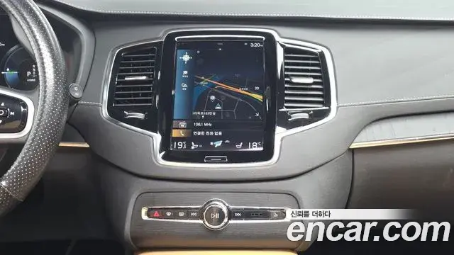 Volvo XC90 2022 — Фото 13/20