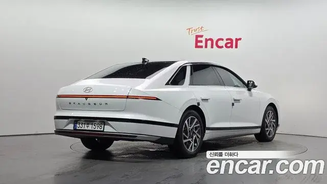 Hyundai Grandeur Hybrid 2024 — Photo 12/20