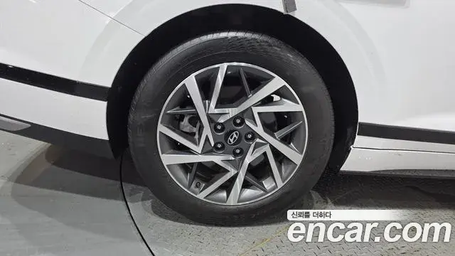 Hyundai Grandeur Hybrid 2024 — Photo 8/20