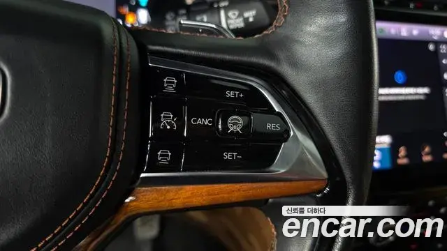Jeep Grand Cherokee 2023 — Photo 4/33