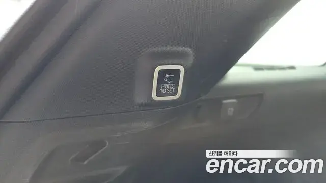 Jeep Grand Cherokee 2023 — Photo 18/33