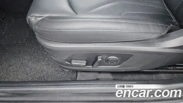 Kia K5 2023 — Şəkil 27/30
