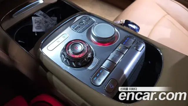 Genesis G90 2023 — Photo 13/20