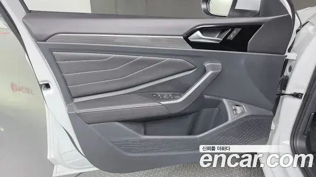 Volkswagen Jetta 2023 — Photo 5/31