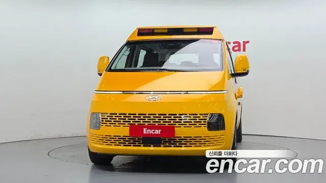 Hyundai Staria 2023 — Фото 3/20