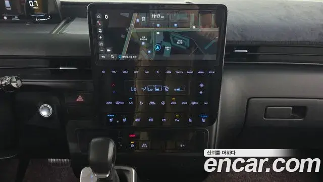 Hyundai Staria 2023 — Фото 17/20