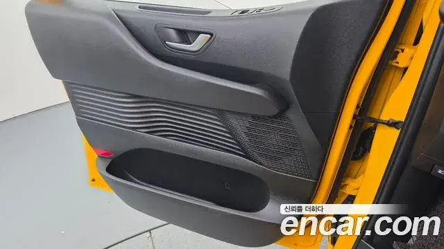 Hyundai Staria 2023 — ფოტო 29/33