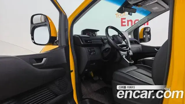 Hyundai Staria 2023 — ფოტო 14/33
