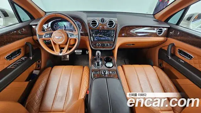 Bentley Bentayga 2018 — Photo 9/20