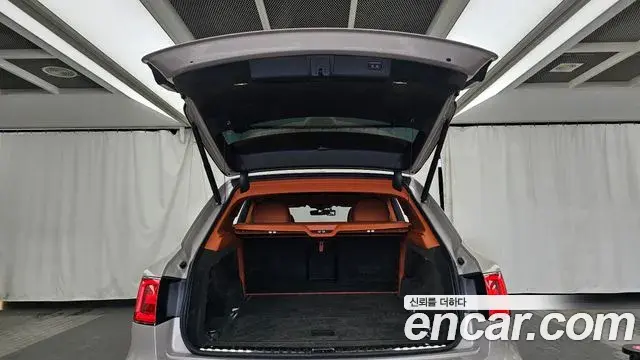Bentley Bentayga 2018 — Photo 6/20