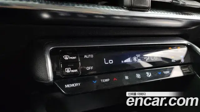 Kia K5 2020 — Photo 9/32