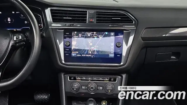 Volkswagen Tiguan Allspace 2020 — Фото 13/20