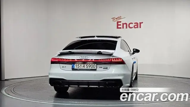 Audi A7 2022 — Фото 4/20