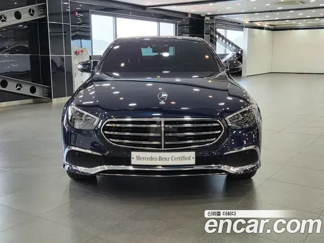 Mercedes-Benz E-Class 2022 — Фото 1/16