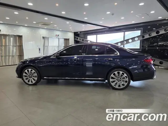 Mercedes-Benz E-Class 2022 — Фото 3/16