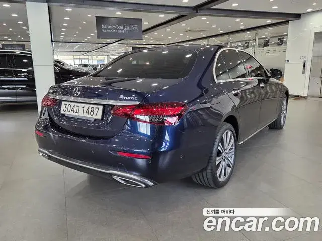 Mercedes-Benz E-Class 2022 — Фото 5/16