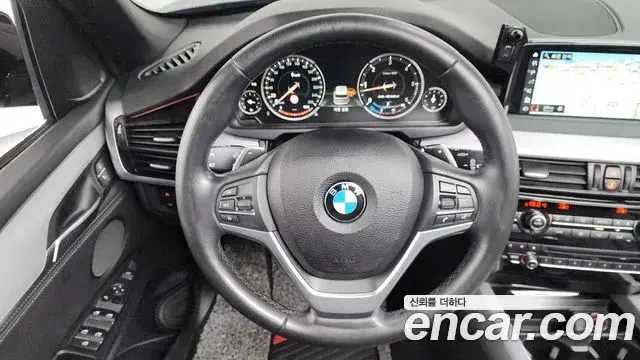 BMW X5 2018 — ფოტო 17/20