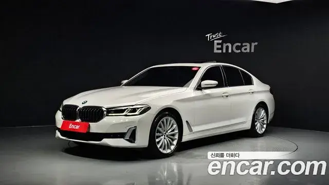 BMW 5 Series 2022 — Фото 1/20