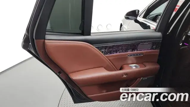 Genesis G90 2022 — ფოტო 30/34