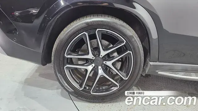 Mercedes-Benz GLE-Class 2022 — Photo 5/20