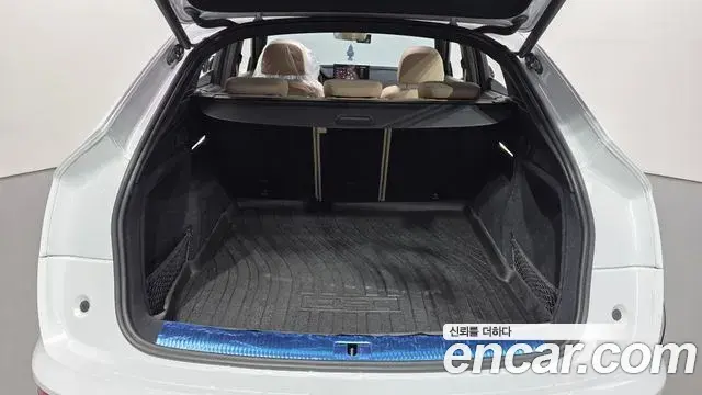 Audi Q5 2022 — Şəkil 9/34
