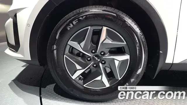 Kia Sorento 2023 — ფოტო 20/37