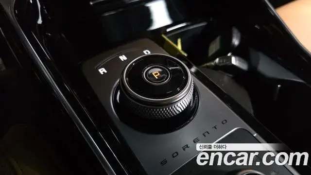 Kia Sorento 2023 — ფოტო 23/37