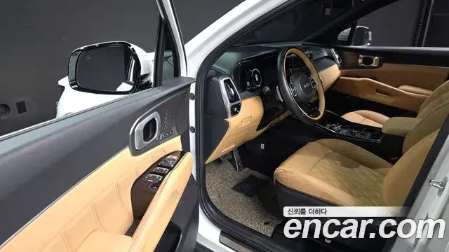 Kia Sorento 2023 — ფოტო 10/37