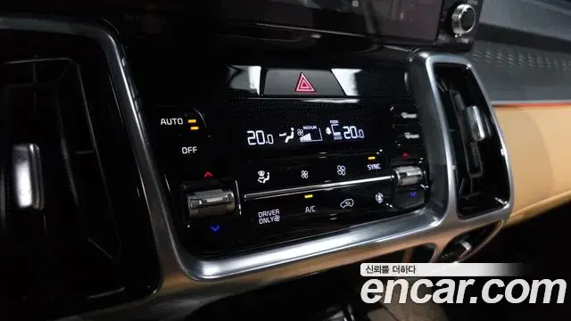 Kia Sorento 2023 — ფოტო 18/37