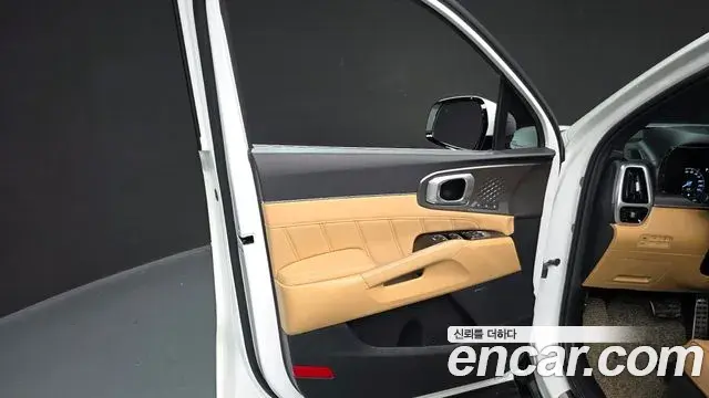 Kia Sorento 2023 — ფოტო 8/37