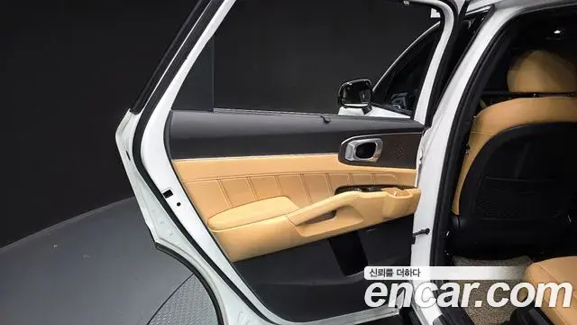 Kia Sorento 2023 — ფოტო 13/37