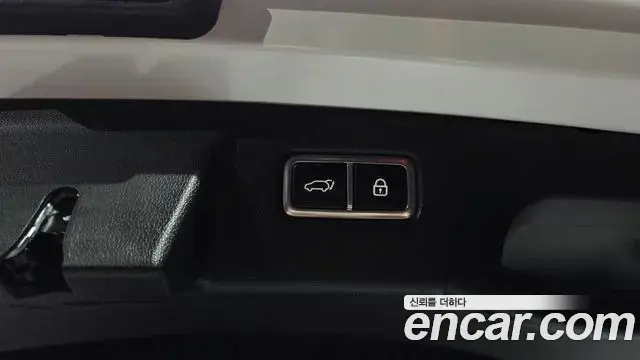 Kia Sorento 2023 — ფოტო 33/37
