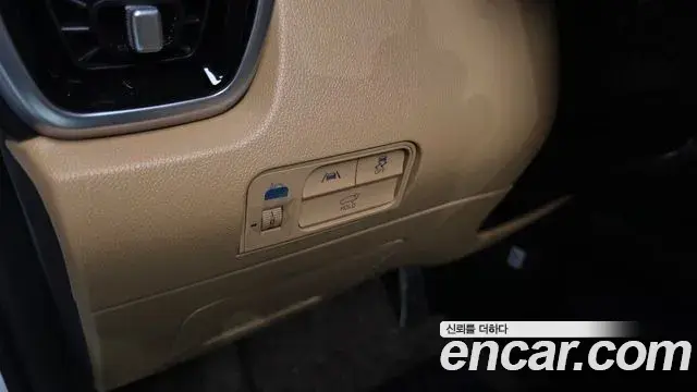Kia Sorento 2023 — ფოტო 32/37
