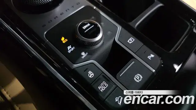 Kia Sorento 2023 — ფოტო 25/37