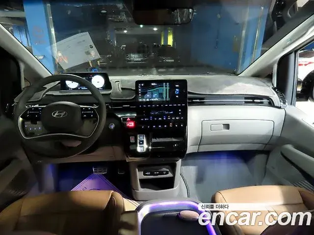 Hyundai Staria 2024 — ფოტო 2/20