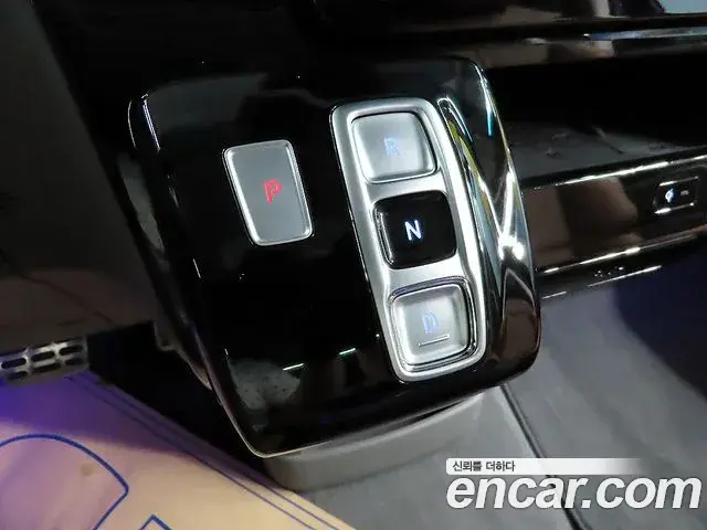 Hyundai Staria 2024 — ფოტო 10/20