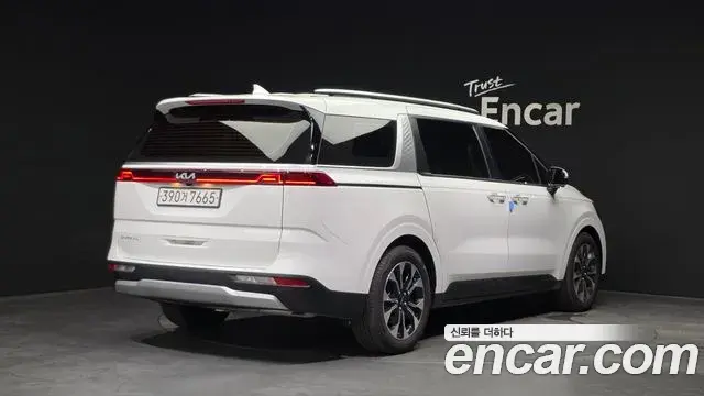 Kia Carnival 2023 — Şəkil 18/20