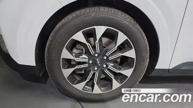 Kia Carnival 2023 — Şəkil 2/20