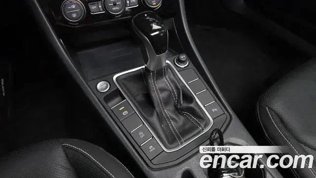 Volkswagen Jetta 2023 — Photo 8/20