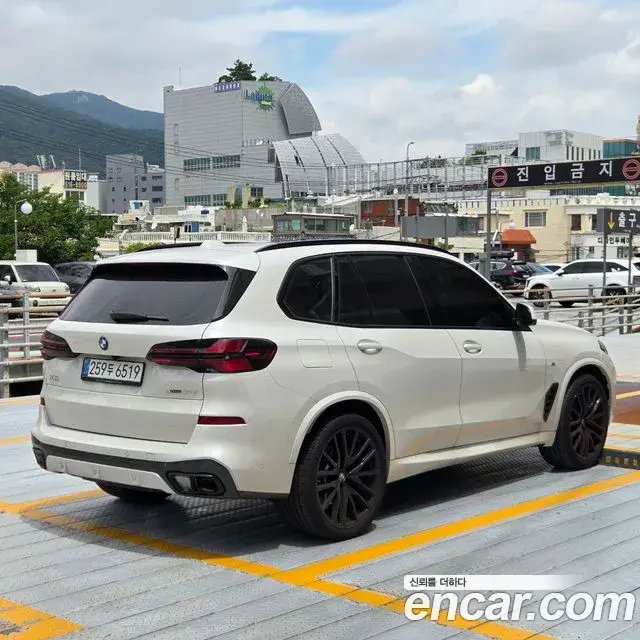BMW X5 2026 — Photo 3/16