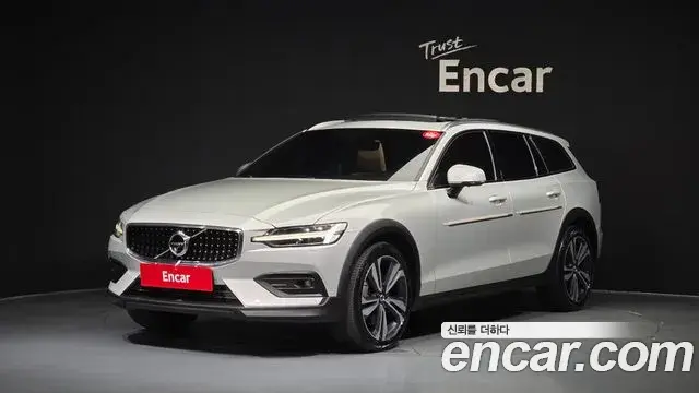 Volvo V60 Cross Country 2019 — Şəkil 3/34