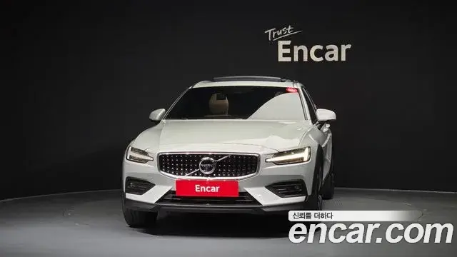 Volvo V60 Cross Country 2019 — Şəkil 2/34