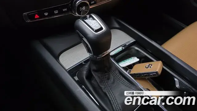 Volvo V60 Cross Country 2019 — Şəkil 32/34