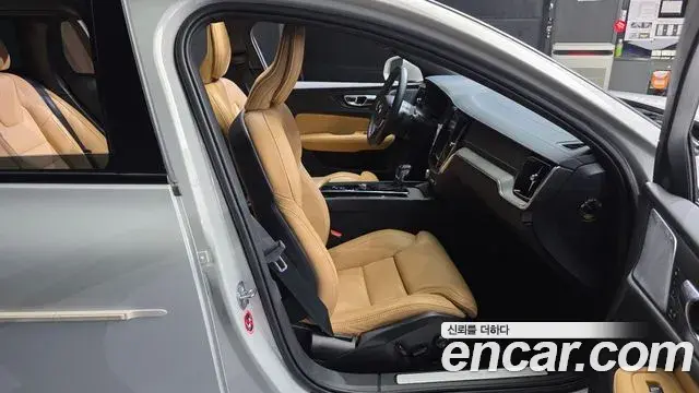 Volvo V60 Cross Country 2019 — Şəkil 4/34