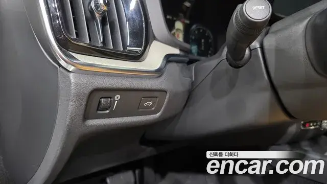 Volvo V60 Cross Country 2019 — Şəkil 26/34